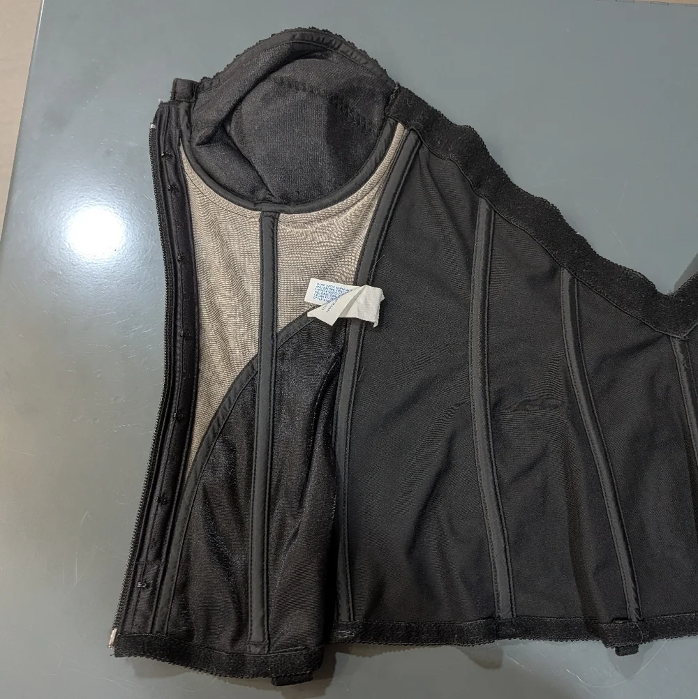 Adonna hook zip